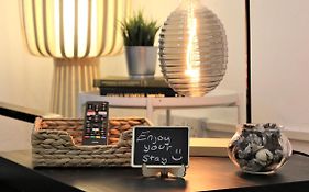 Free Local Parking - Fast Wifi - Sleeps 10 Guests By Property Promise