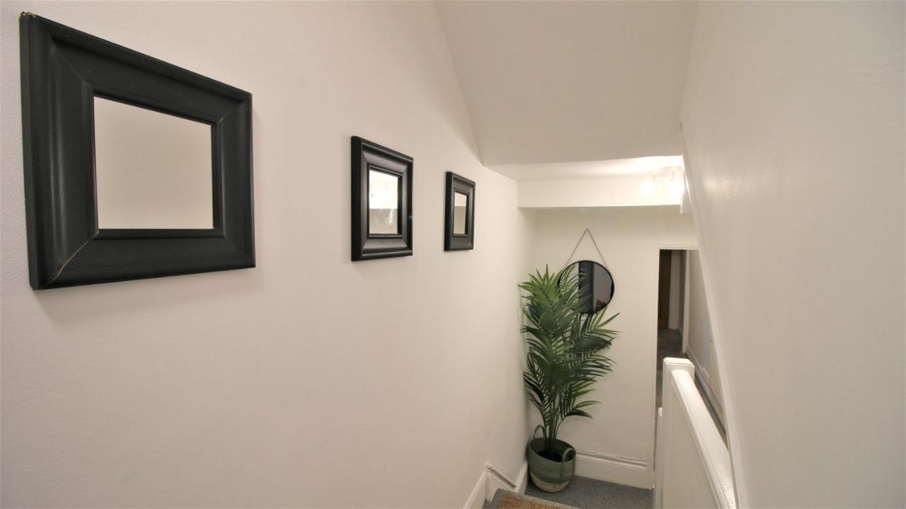 Free Local Parking - Fast Wifi - Sleeps 10 Guests By Property Promise Cardiff Exterior photo