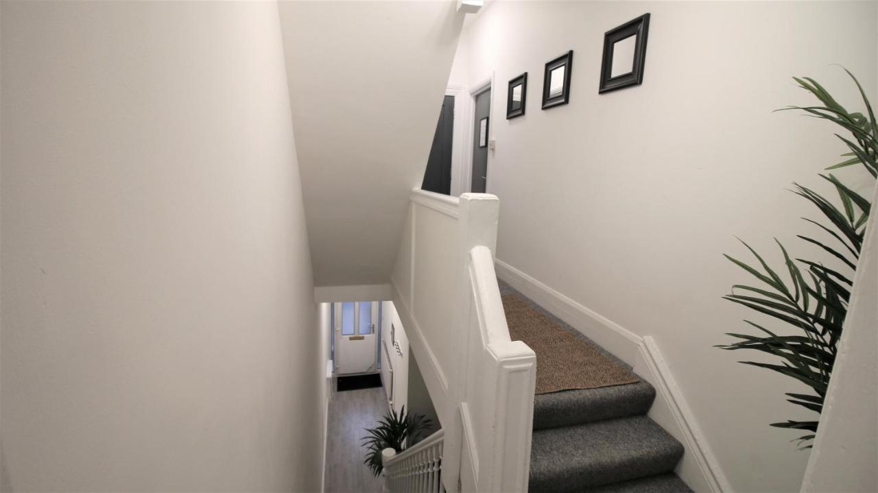 Free Local Parking - Fast Wifi - Sleeps 10 Guests By Property Promise Cardiff Exterior photo