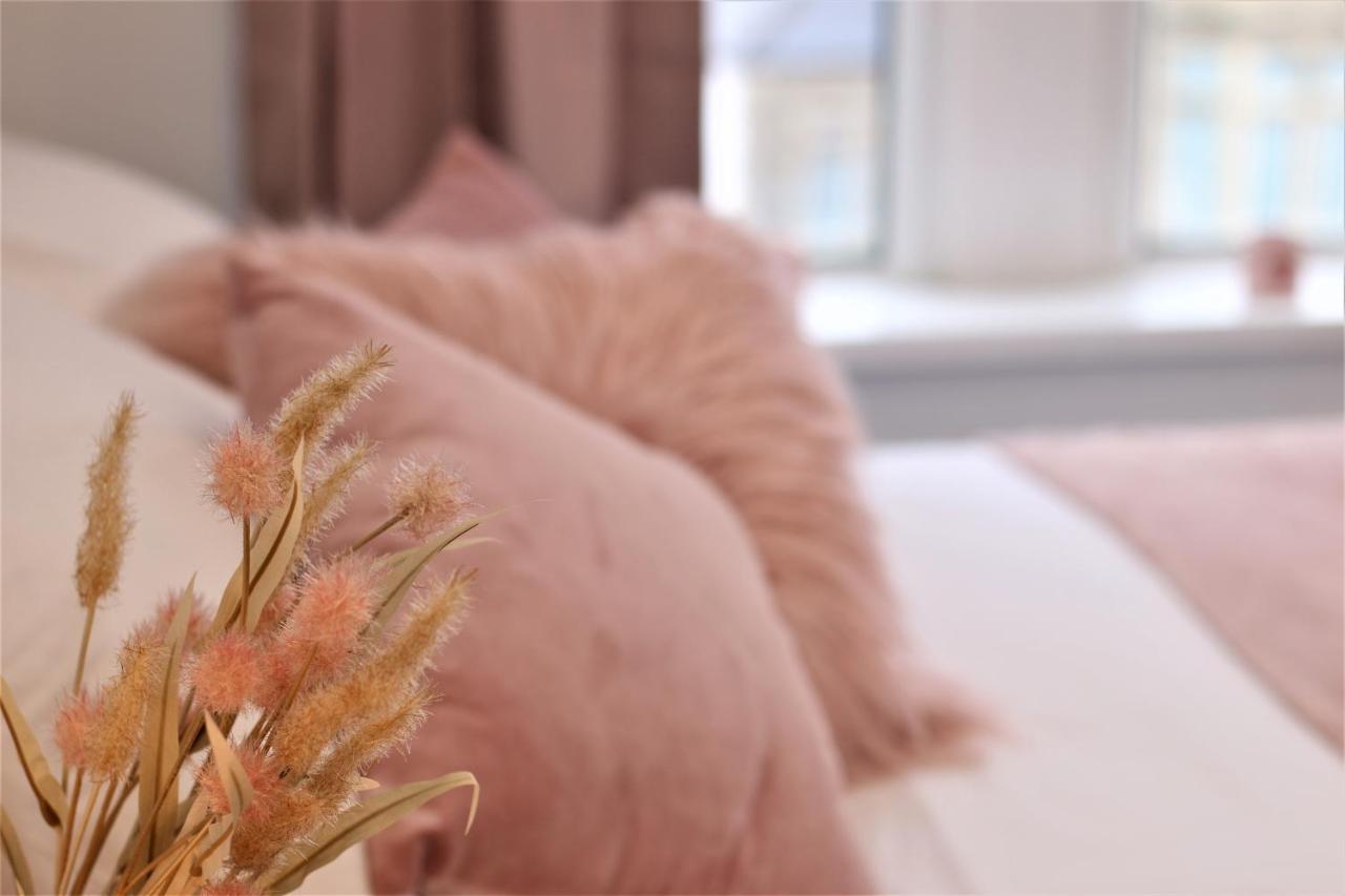 Free Local Parking - Fast Wifi - Sleeps 10 Guests By Property Promise Cardiff Exterior photo
