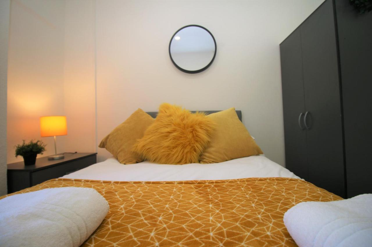 Free Local Parking - Fast Wifi - Sleeps 10 Guests By Property Promise Cardiff Exterior photo